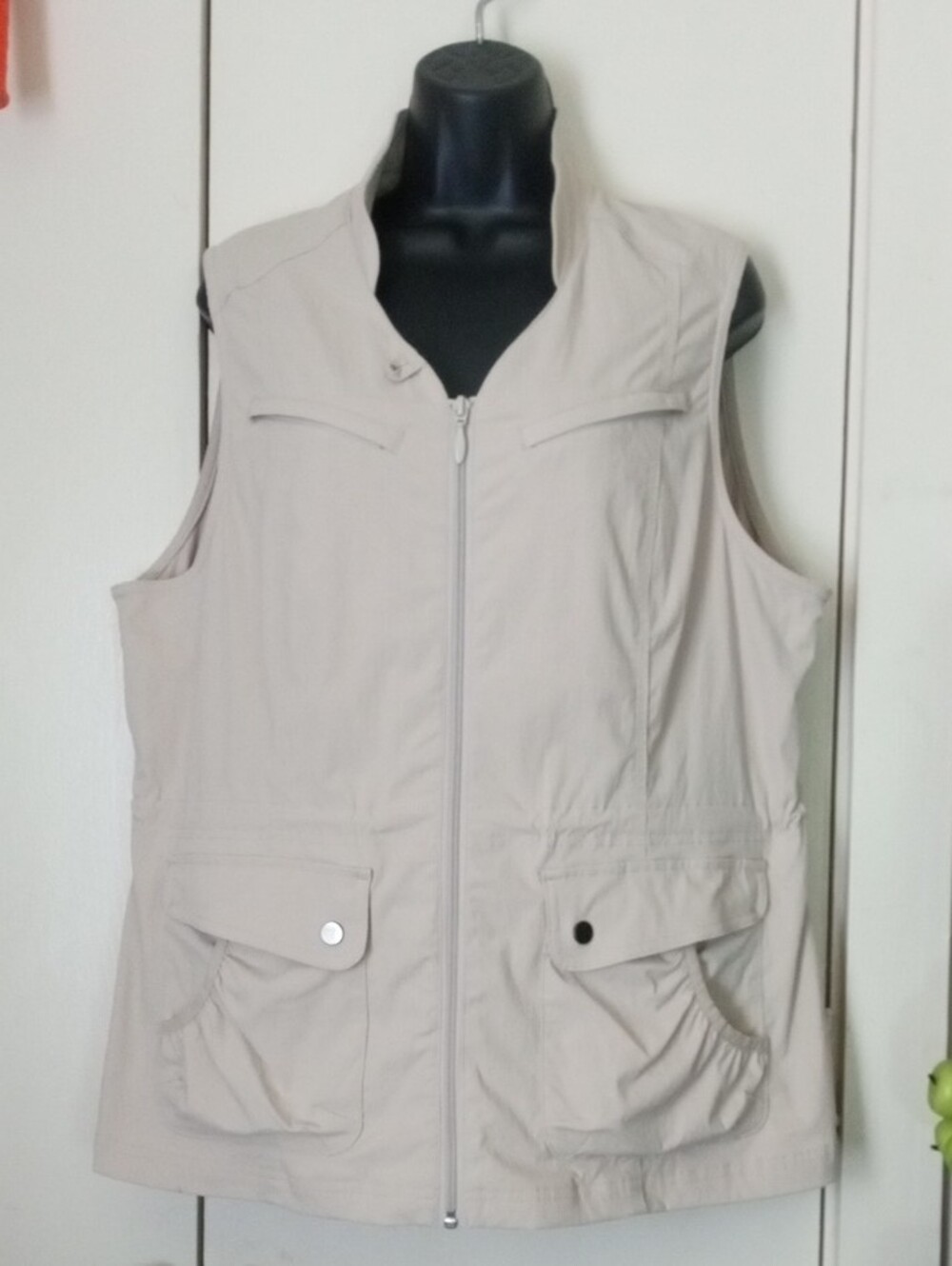 Duluth Trading Co Light Beige Sleeveless Utility Vest Large